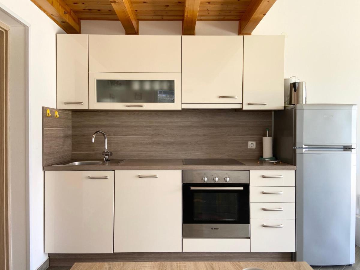 Apartments Pijaza Banjol Exterior photo